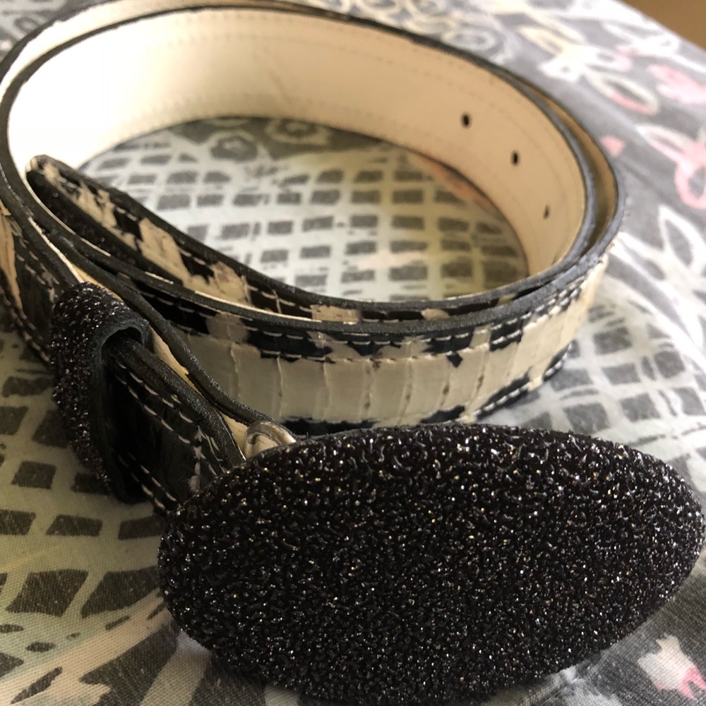 ✨Genuine Snakeskin White & Black Belt, Stingray Buckle